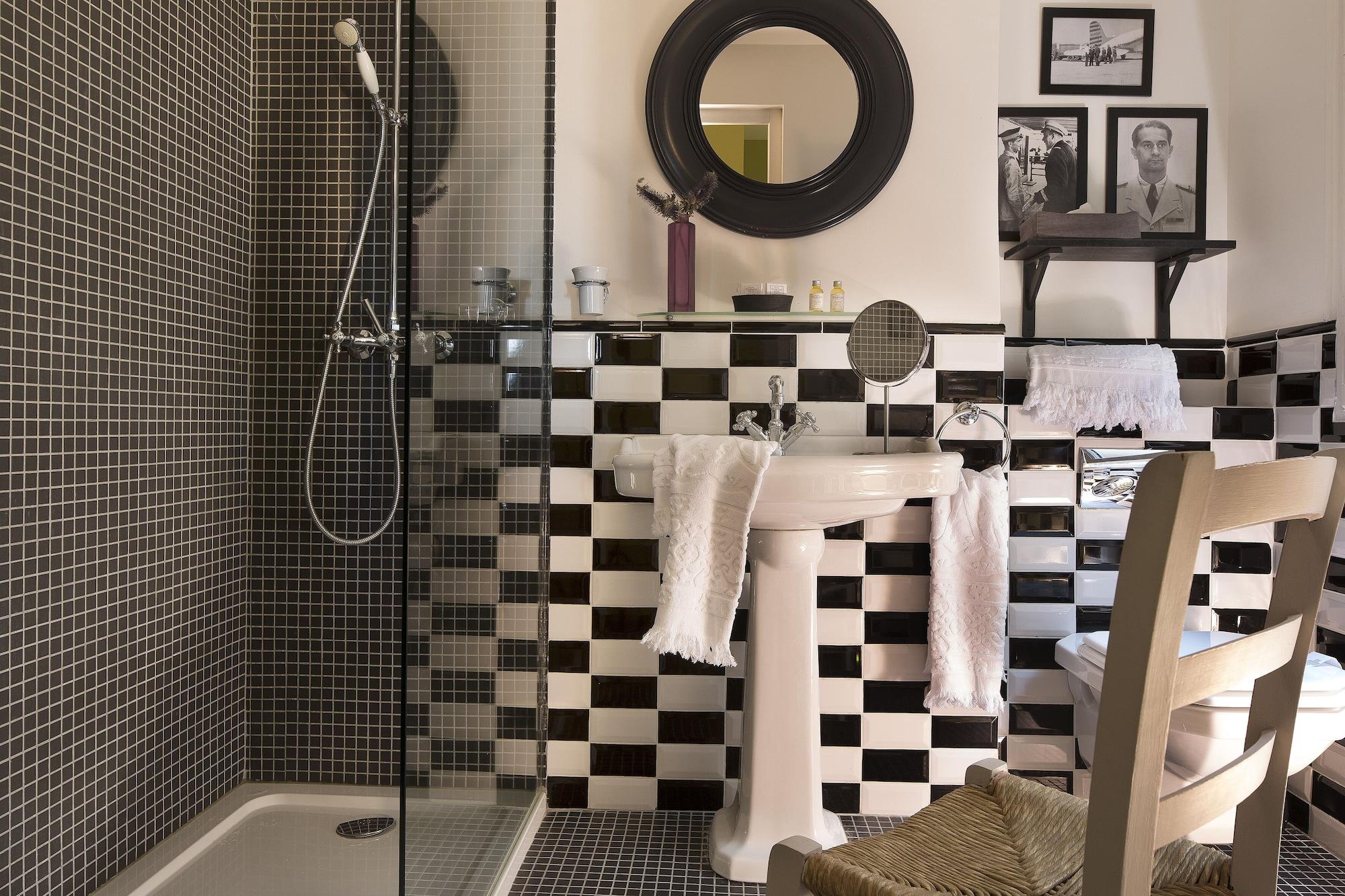 Hotel Le Petit Chomel 3*