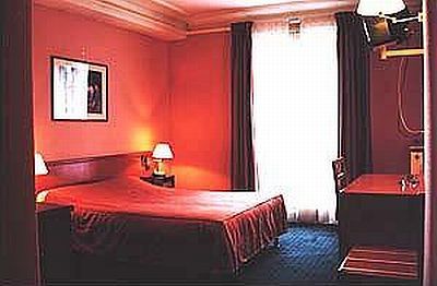 Le Petit Chomel Hotel 3*