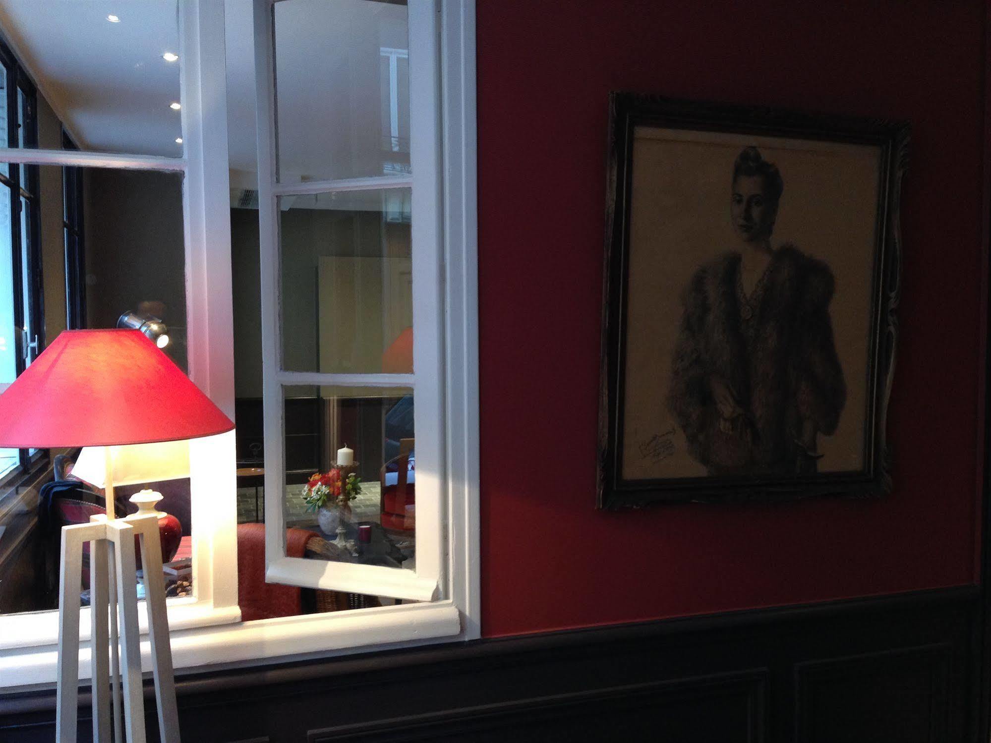 Le Petit Chomel Hotel